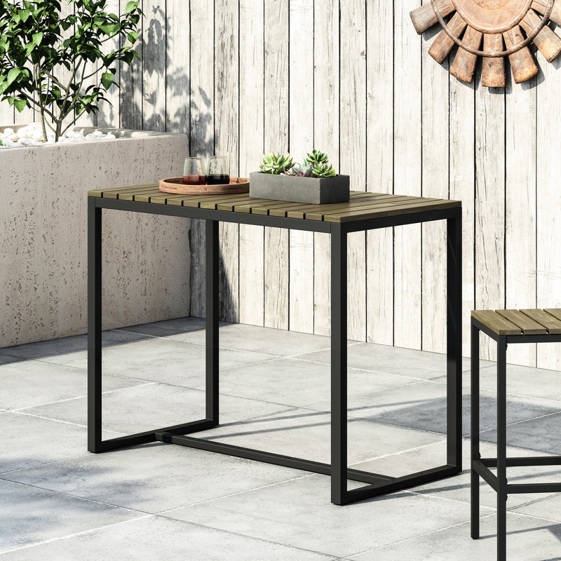 Table de bar en bois avec structure en fer thermolaqué noir et support en métal contemporain pour la détente en plein air