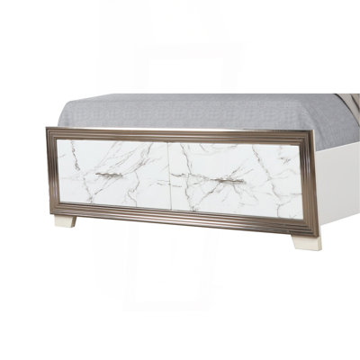 Ensemble de chambre avec grand lit 4 pièces Desire - Lit tapissier à DEL, rangement au fini marbre et bordure métallique pour une retraite contemporaine