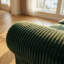Canapé Varlune 240 cm en velours côtelé, canapé moderne 3 places avec assises profondes, coussins amovibles, accoudoirs épais, mousse à haute résilience et structure en bois massif-381095325