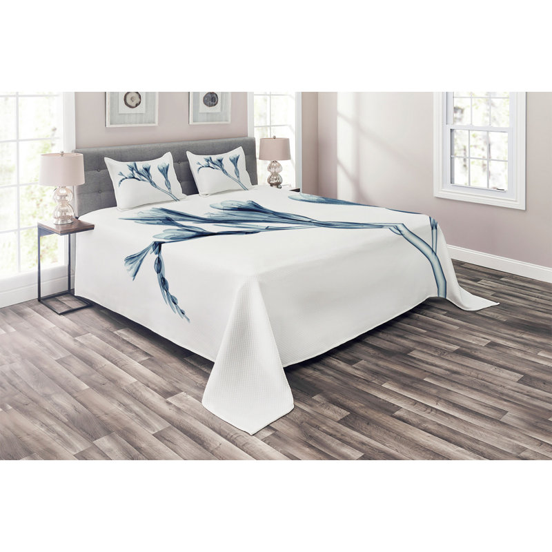 Flower Farmhouse / Country Polyester Coverlet, King Bedspread + 2 Shams