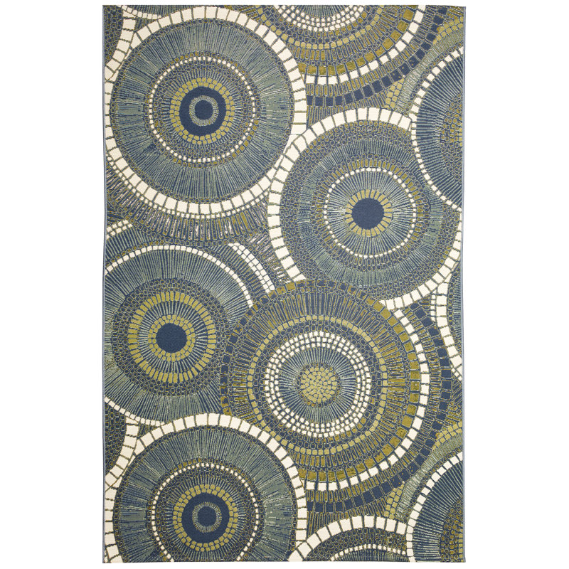 Tapis intérieur / extérieur Bungalow Rose Lohyn Circles Azure, Rectangle 3 pi 3 po x 4 pi 11 po