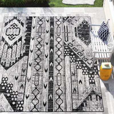 Hewan Geometric Indoor Rug