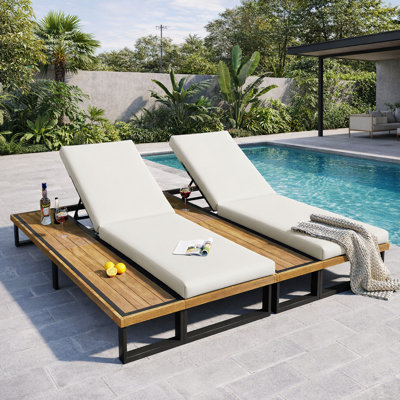 Ensemble de chaises longues d'extérieur 2 pièces avec dossier et coussins réglables à 5 positions, chaises longues inclinables pour le patio et table d'appoint en bois pour la piscine, le jardin et la cour