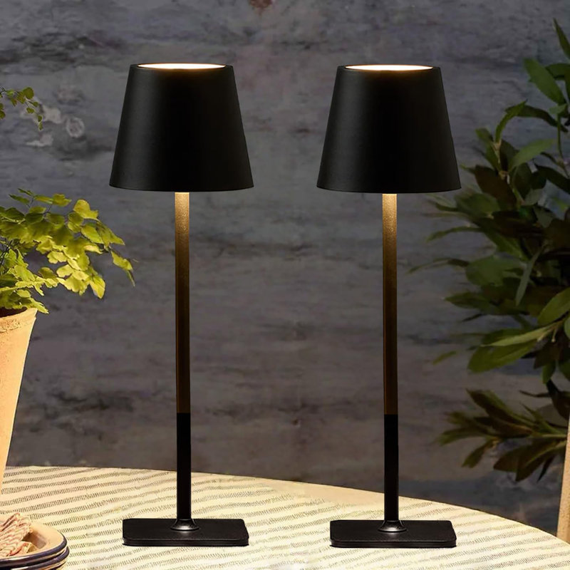 Paquet de 2 lampes de table sans fil - lampe rechargeable 6000Mah, lumières de table d'extérieur imperméables pour éclairage de comptoir de patio / douche / restaurant / dîner / cuisine / dessus de table de salle à manger, petite lampe à piles