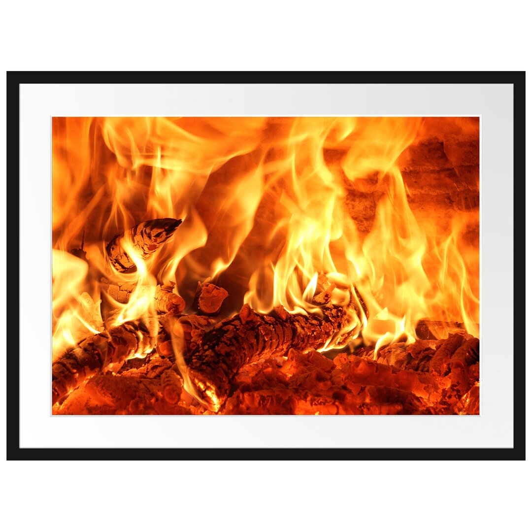 Gerahmtes Poster Gemütliches Holz im Feuer