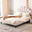 Lit plateforme tapissier beige avec tête de lit à motif floral - aucune fondation requise, surface de repos stable en velours ravissant-119524783-119524782