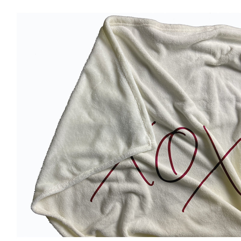 Jeté moderne Xoxo pour la Saint-Valentin, Magenta, L 30 po x L 39,75 po