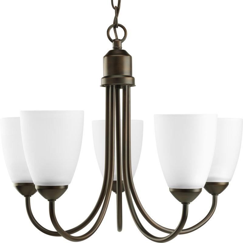 Lustre traditionnel en bronze antique à 5 lumières Carilynn, Bronze antique