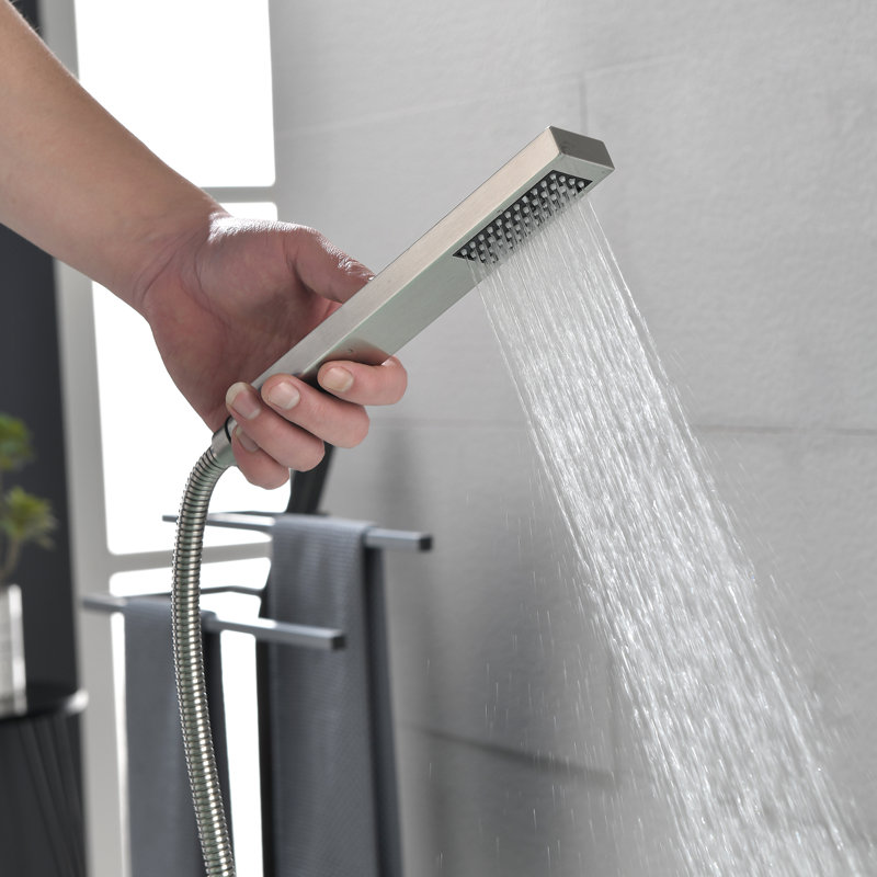 Robinet de baignoire autoportant à deux poignées en nickel brossé avec douche à main, robinet de baignoire autoportant avec robinet de baignoire et robinet à fixation au sol