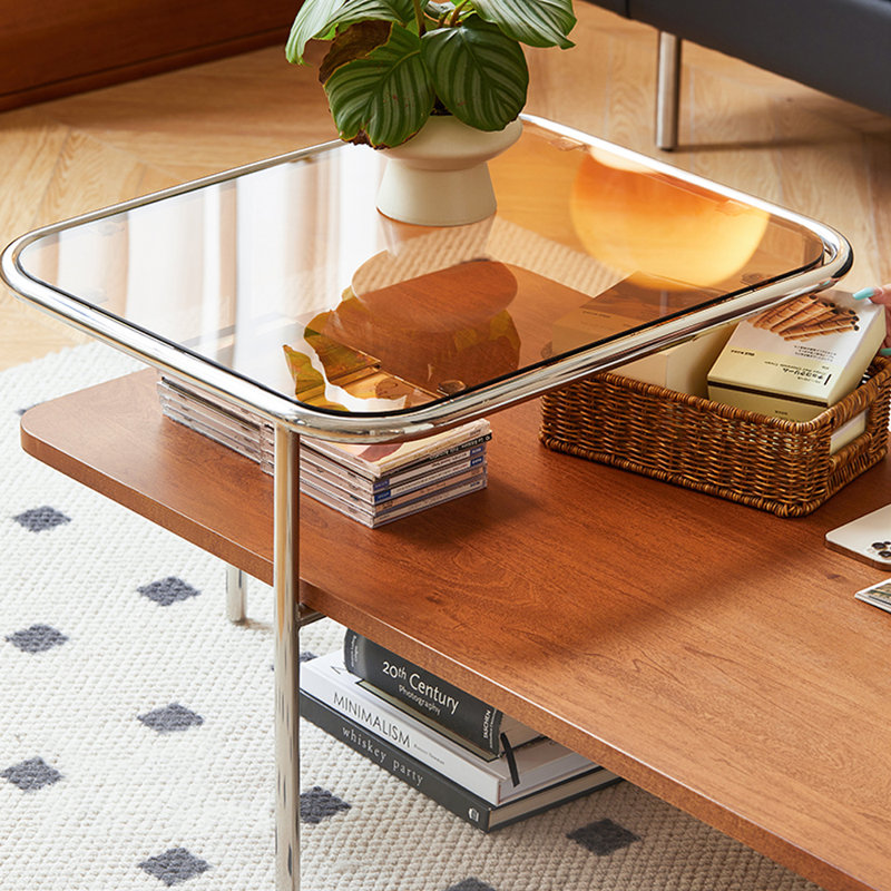 Table basse moderne minimaliste avec matériaux mixtes