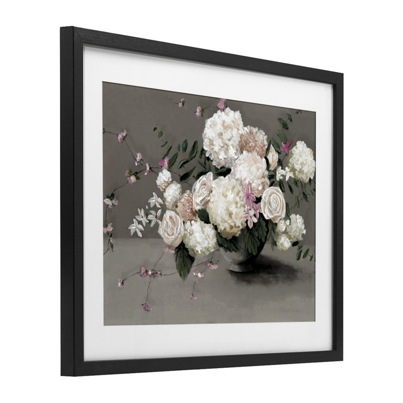 "Timeless Blooms Bouquet", reproduction sous verre, conception par Hannah Dawson, H 13 po x l 16 po, Cadre noir minuit