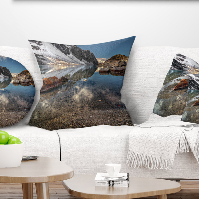 Coussin Sapphire Mountain Lake, 18 po x 18 po, Coussin décoratif