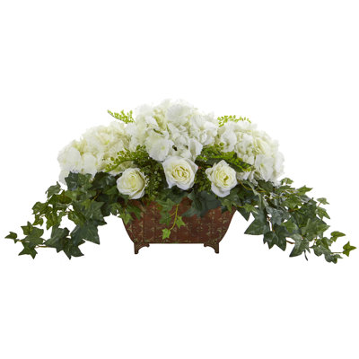 Arrangement in Planter