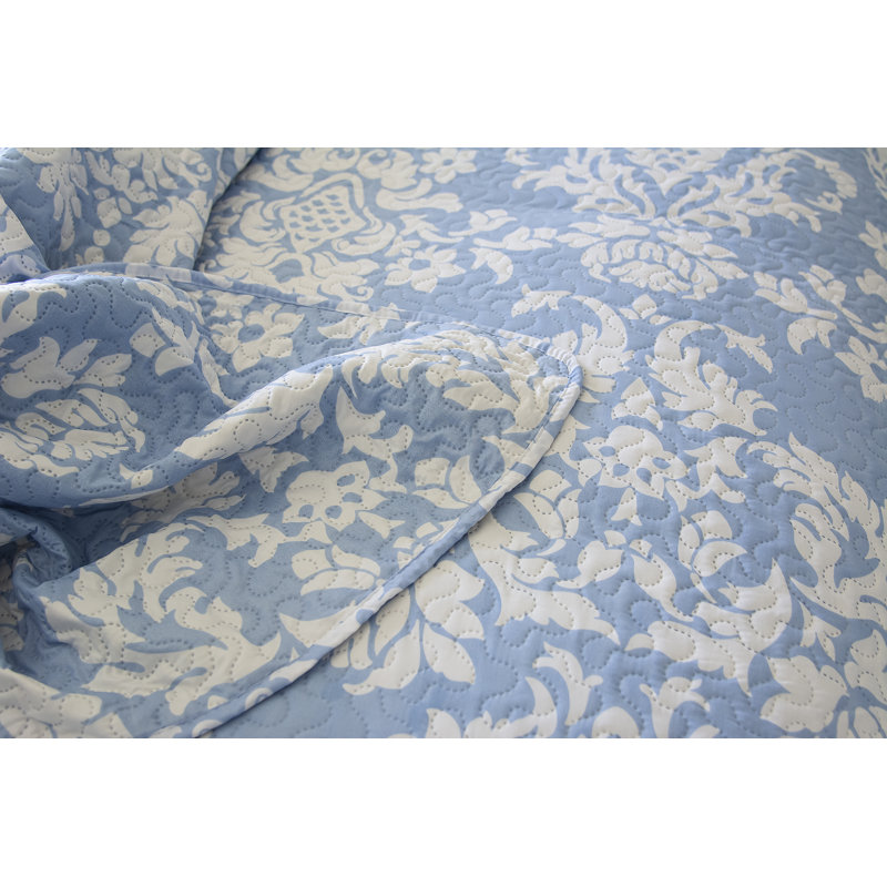 Standard Damask Quilt Set, King Quilt + 2 Pillow Shams