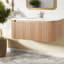 Meuble-lavabo moderne peu encombrant avec comptoir en marbre et lavabo en céramique