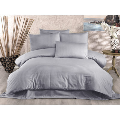 Handsome Duvet Cover with Pillowcases