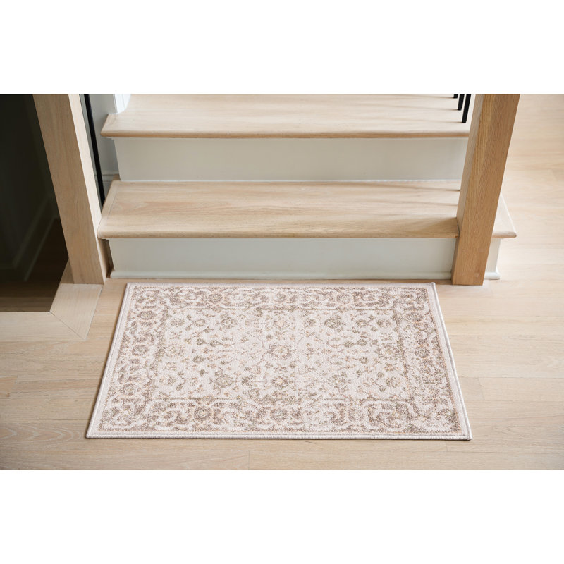 Saxton Power Loom Oriental Area Rug, Rectangle 2' x 3'