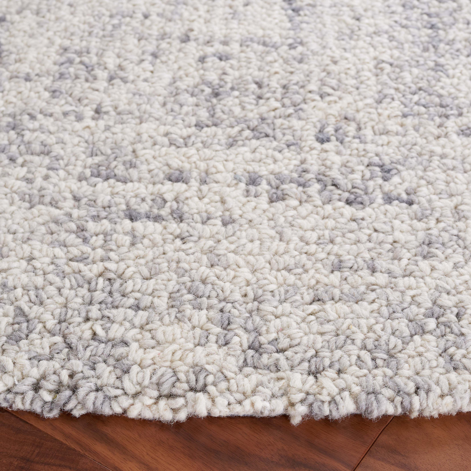 Evett Gray Ivory Hand-Woven Abstract Rug, Round 6'