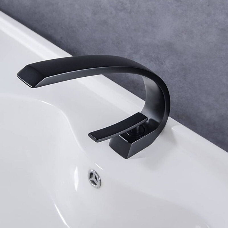 Single-Hole Single-handle Bathroom Faucet, Matte Black