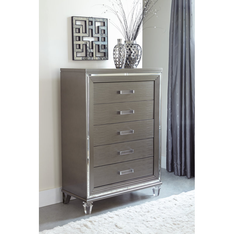 Commode 5 tiroirs Daundre, Gris