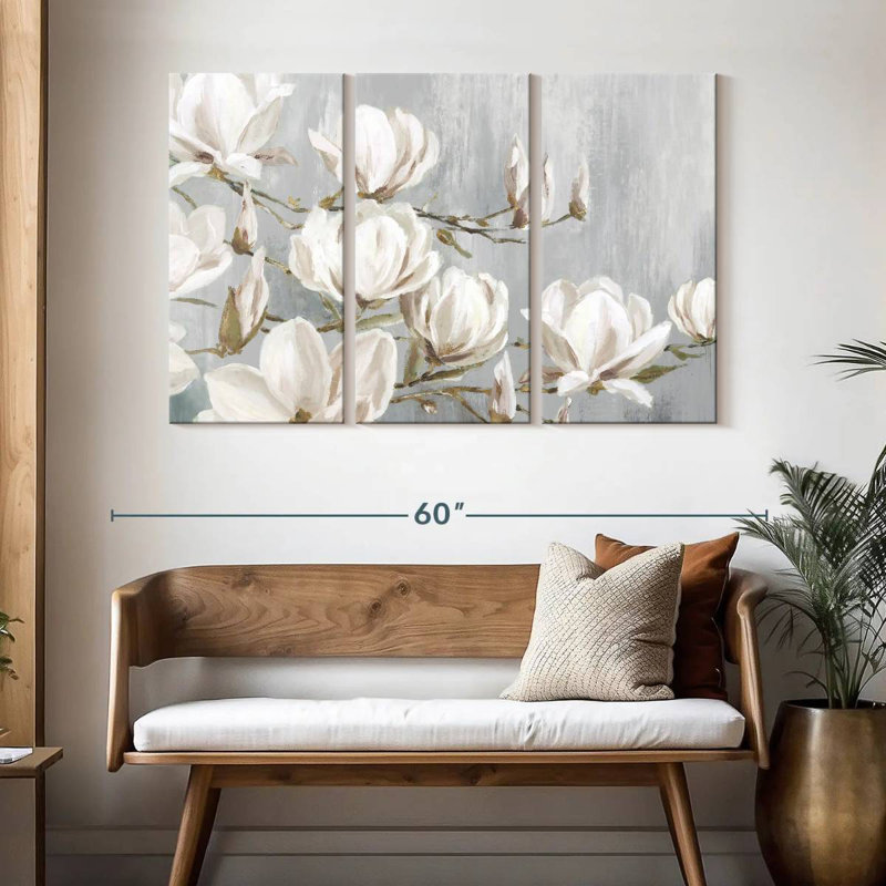 Magnolia Harnek en fleurs, H 32 po x l 50 po