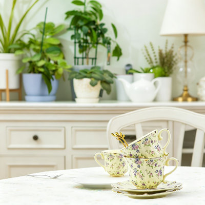 Country Roses Bone China Tea Cup and Saucer Set, 6 Pieces Vintage Style Floral Pattern, 8.5 Ounce Porcelain Tea Set for Coffee, Tea Party, and Home Kitchen Decoration