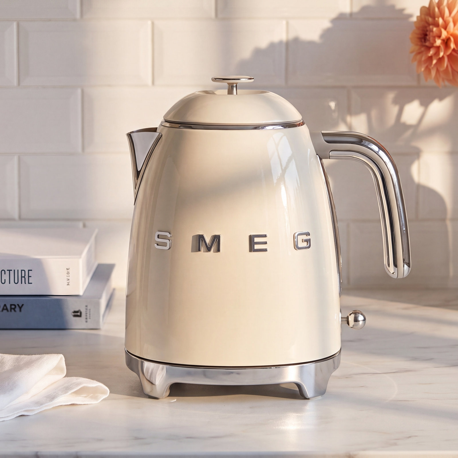 SMEG 50s Style 3-Cup Mini Electric Kettle, Cream