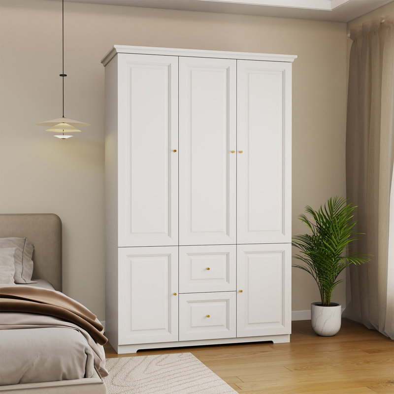 Armoire en bois manufacturé