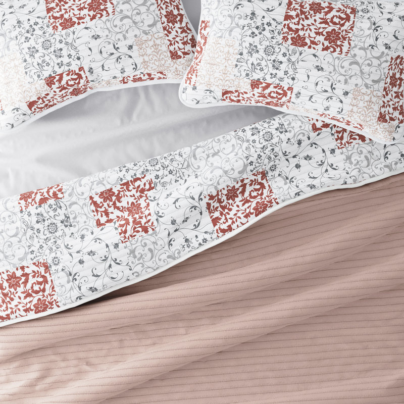 Blush Twin Reversible Microfiber Patchwork Quilt Set