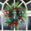 Couronne de chlorure de polyvinyle 24 po Pinecone Holly Berry