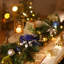  Guirlande de Noël 9 pi avec lumières pour le manteau, guirlande de Noël avec boule bleue argentée et arcs pour la maison Escalier