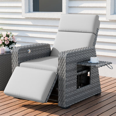 Outdoor Wicker Recliner Chair, Patio Lounge Chair With Adjustable Backrest & Footrest, Flip-Up Table-Grey