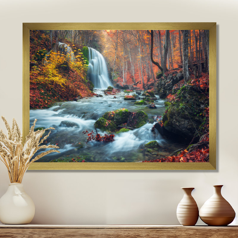 Autumn Mountain Waterfall Long View - Reproduction de photo sur toile tendue, H 12 po x l 20 po, Impression encadrée, Doré