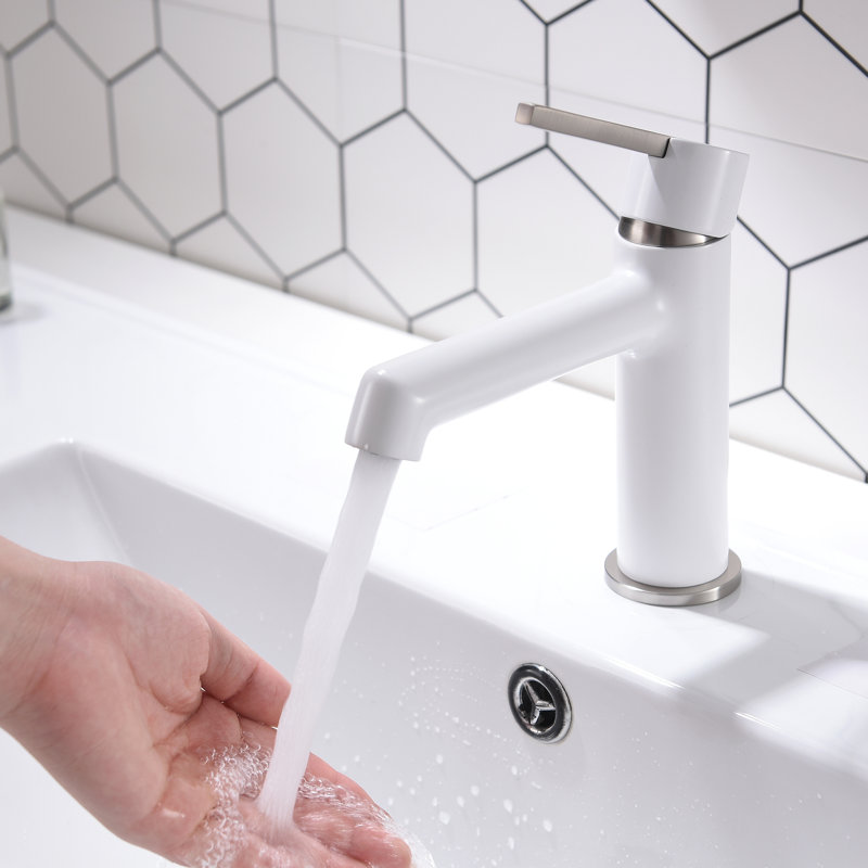 Robinet de salle de bain à un trou