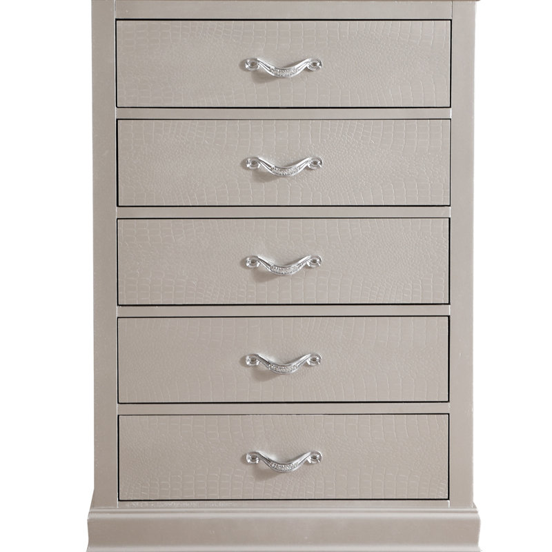 Commode Lorana G6500-CH avec poignées de tiroir chromées, faux cristaux et finition texturée en relief pour un rangement élégant