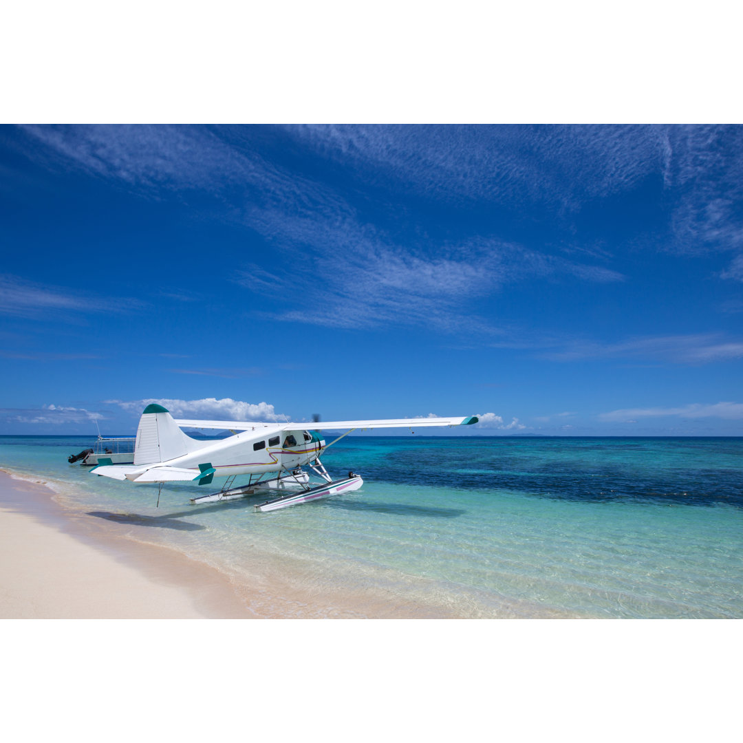 Tropical Island Seaplane von Jetlinerimages - Kunstdrucke auf Leinwand ohne Rahmen