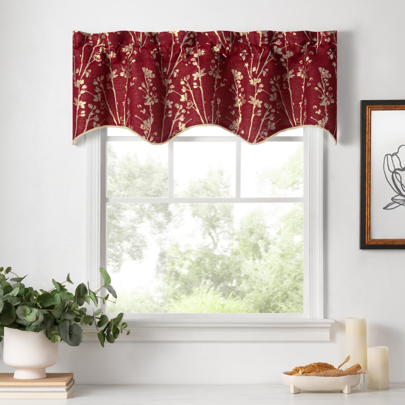 Mahtomedi Floral Scalloped Window Valance, Cardinal