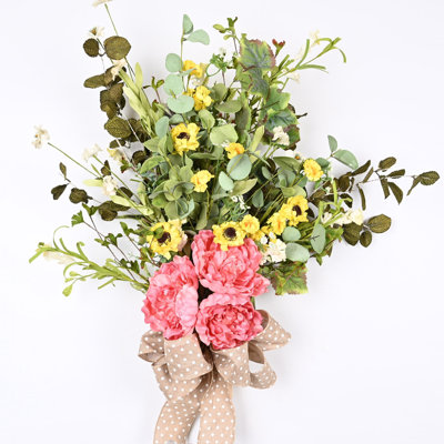 Arrangement de pivoines en fausse fleur