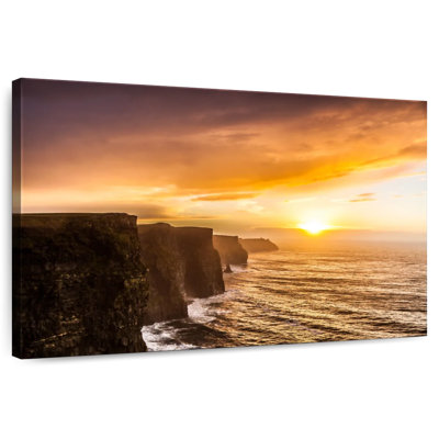 Nicci Cliffs Of Moher Horizon