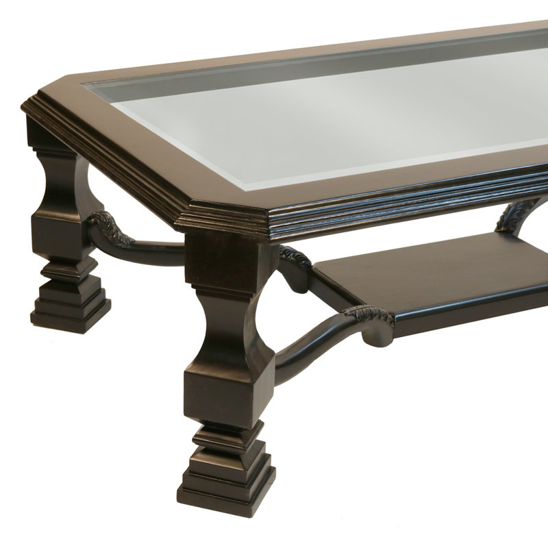  Table basse à quatre pieds