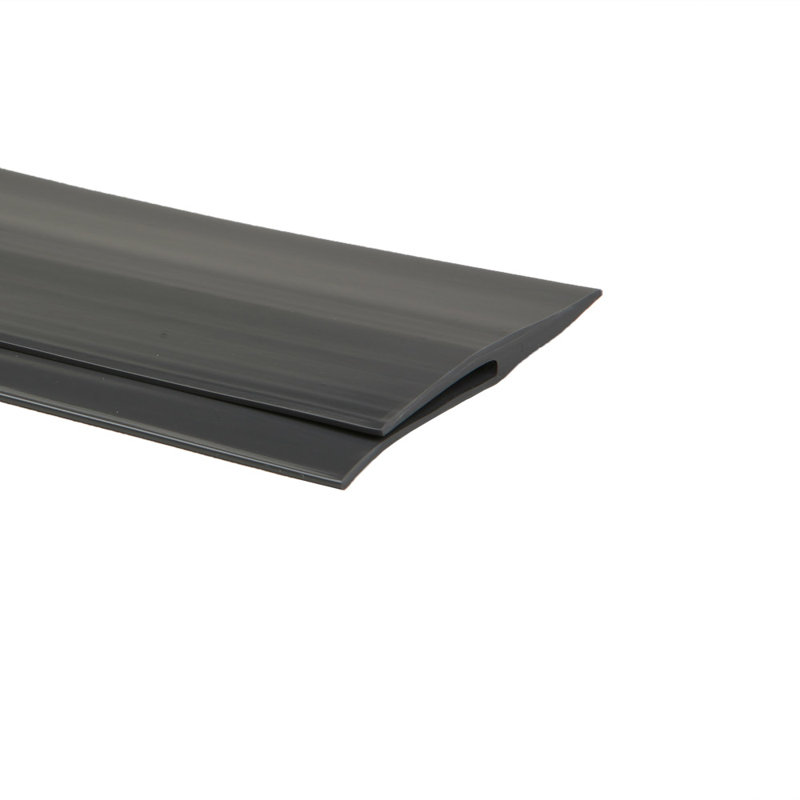 Moulure en T en plastique de 0,25 po d'épaisseur x 3,25 po de largeur x 300 po de longueur, Gris