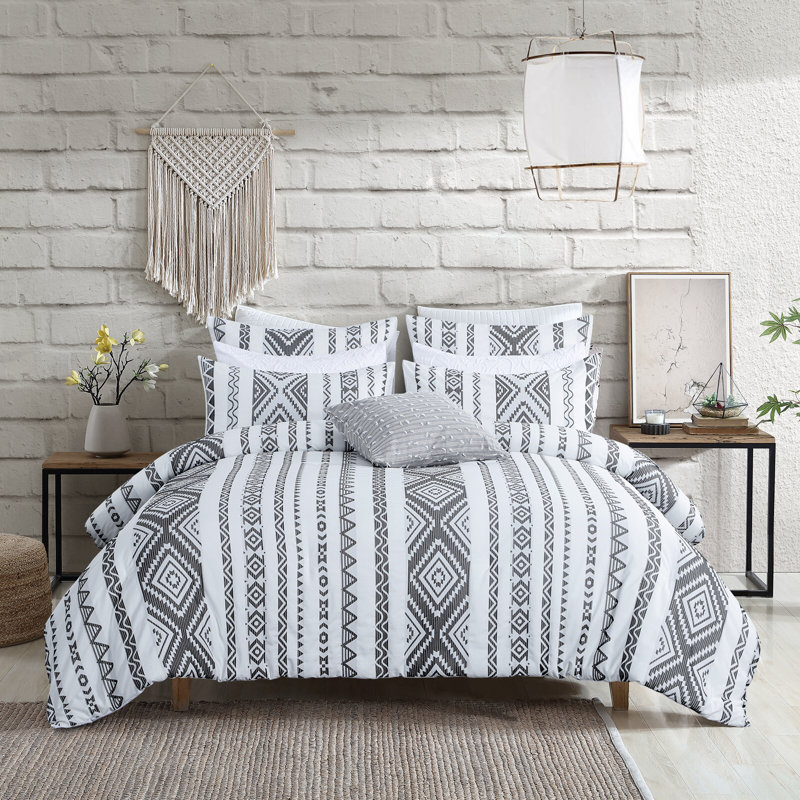 Suniya Boho Microfiber Comforter Set, Queen Comforter + 2 Standard Pillow Shams, Geometric White/Black