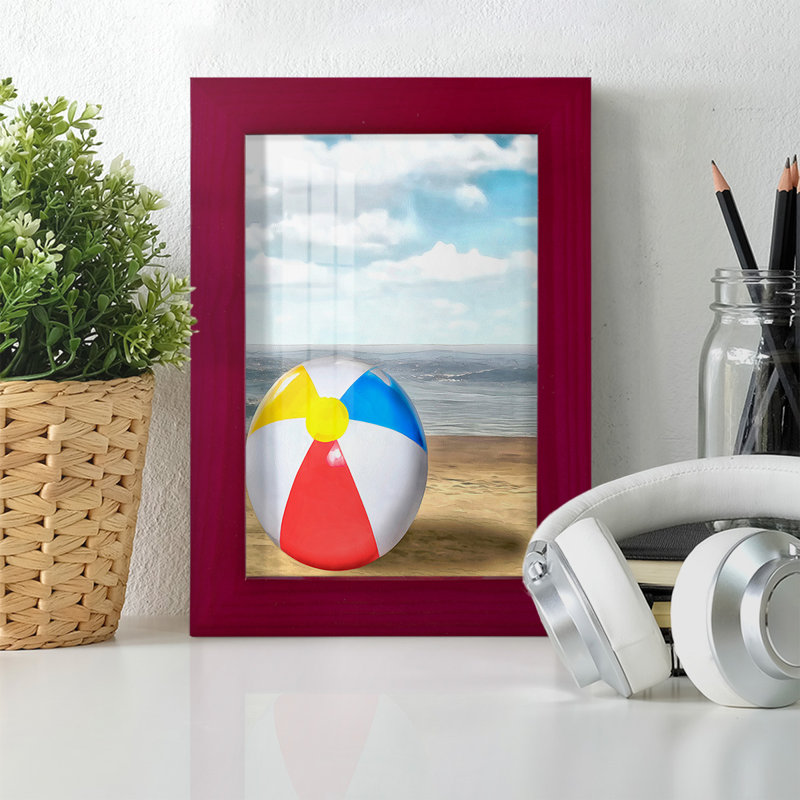 Beach Ball II, reproduction d'art encadrée, H 6 po x l 4 po x P 1 po, Rouge