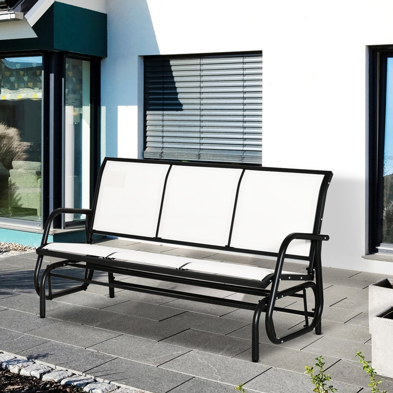 3 bancs à bascule d'extérieur avec assise en maille, structure en métal, blanc crème, convenant pour véranda et balcon. 3 superbes aménagements pour jardin ou terrasse au bord de la piscine.