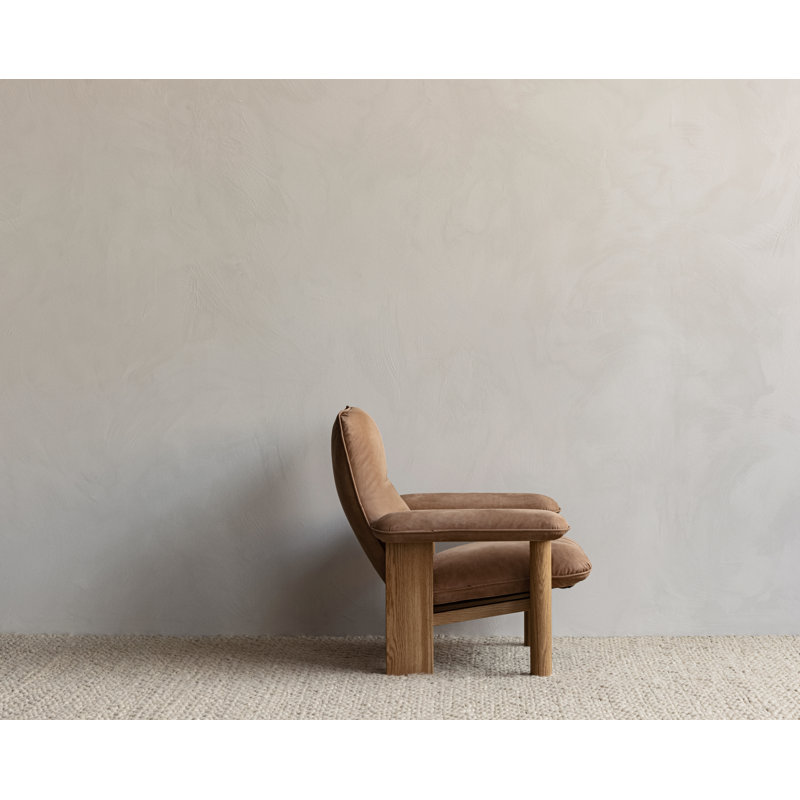 Brasilia Lounge Chair, Dunes 21004 Camel Genuine Leather, Natural Oak
