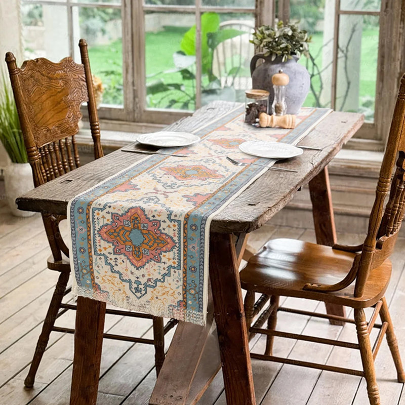 Chemin de table multicolore d'inspiration tribale Boho