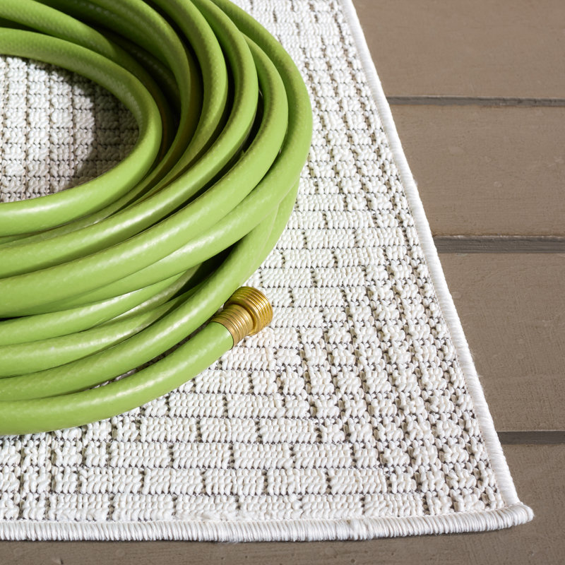 Veranda Performance Solid Color Indoor Rug, Rectangle 4' x 6'