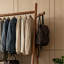 Simple et polyvalent, il est conçu pour être utilisé dans les chambres à coucher et les salons.