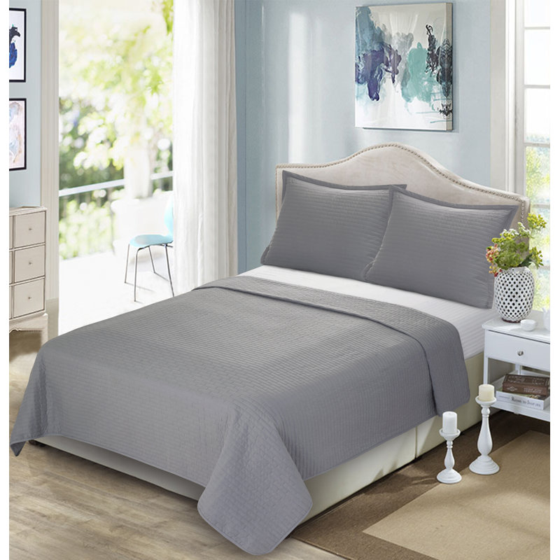 South Point Hospitality 120 GSM Luxury Microfiber Bedding, Queen Quilt, Soft Grey