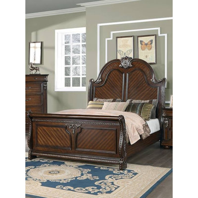 Grand lit traditionnel: tête et pied de lit à panneau en finition brune - Chambre classique